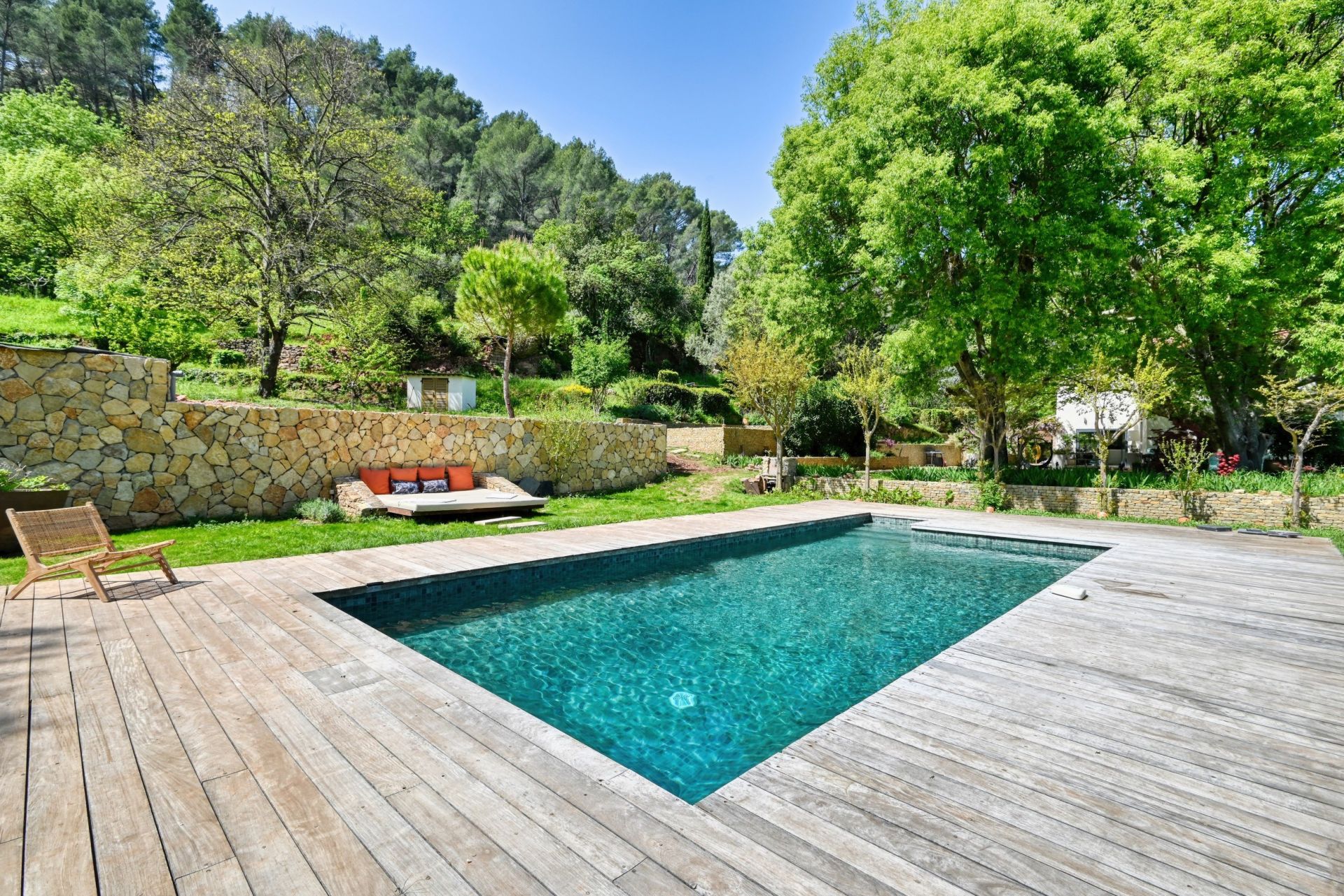 villa 10 pièces en location saisonnière sur SOLLIES VILLE (83210)