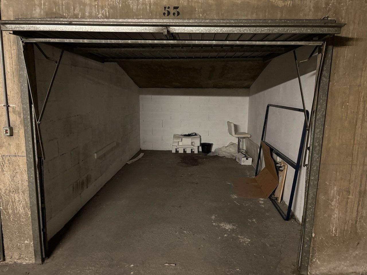 box en vente sur PARIS (75018)