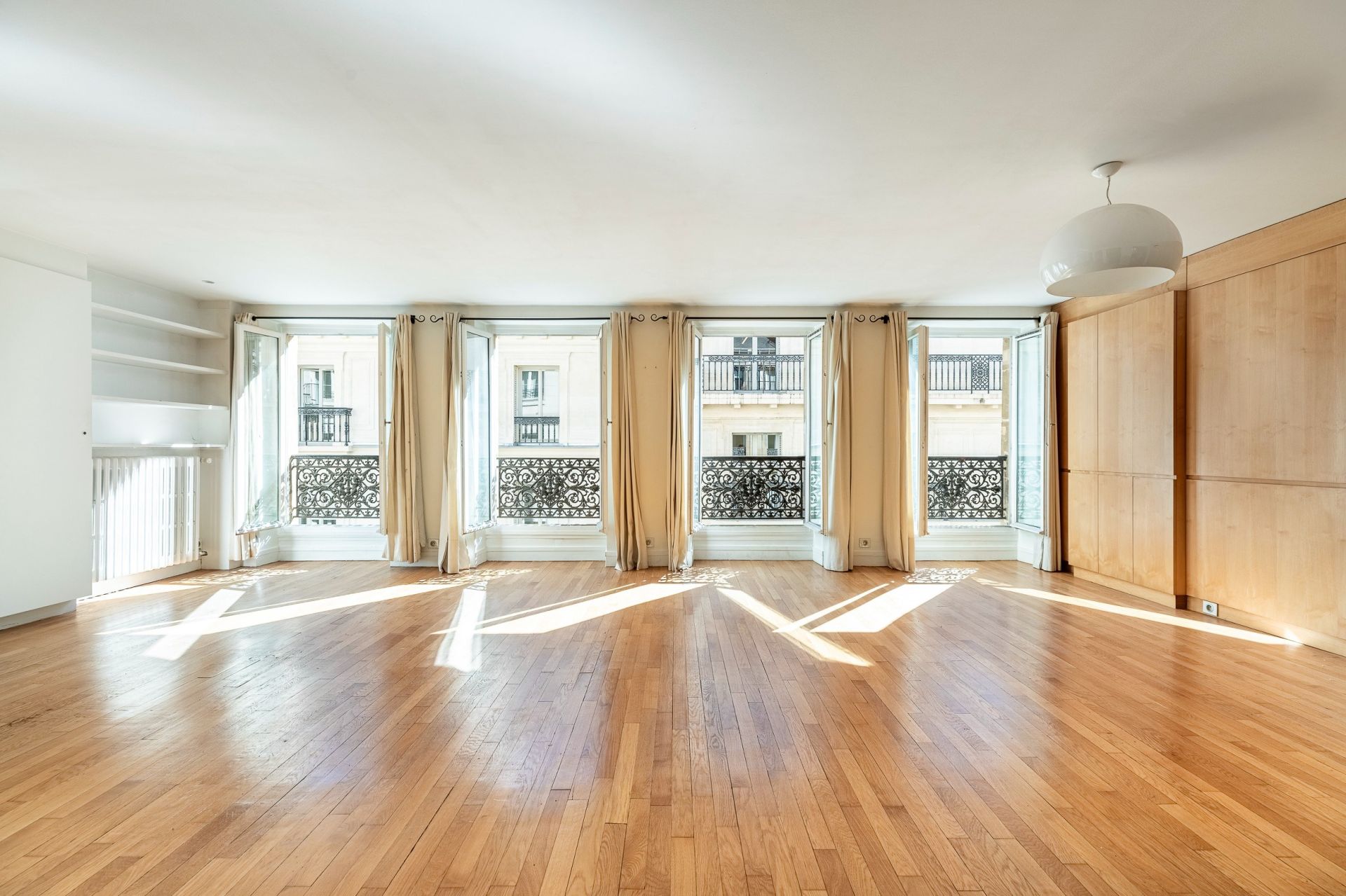 Vente Appartement 5&nbsp;Pièces 135&nbsp;m² Paris 2