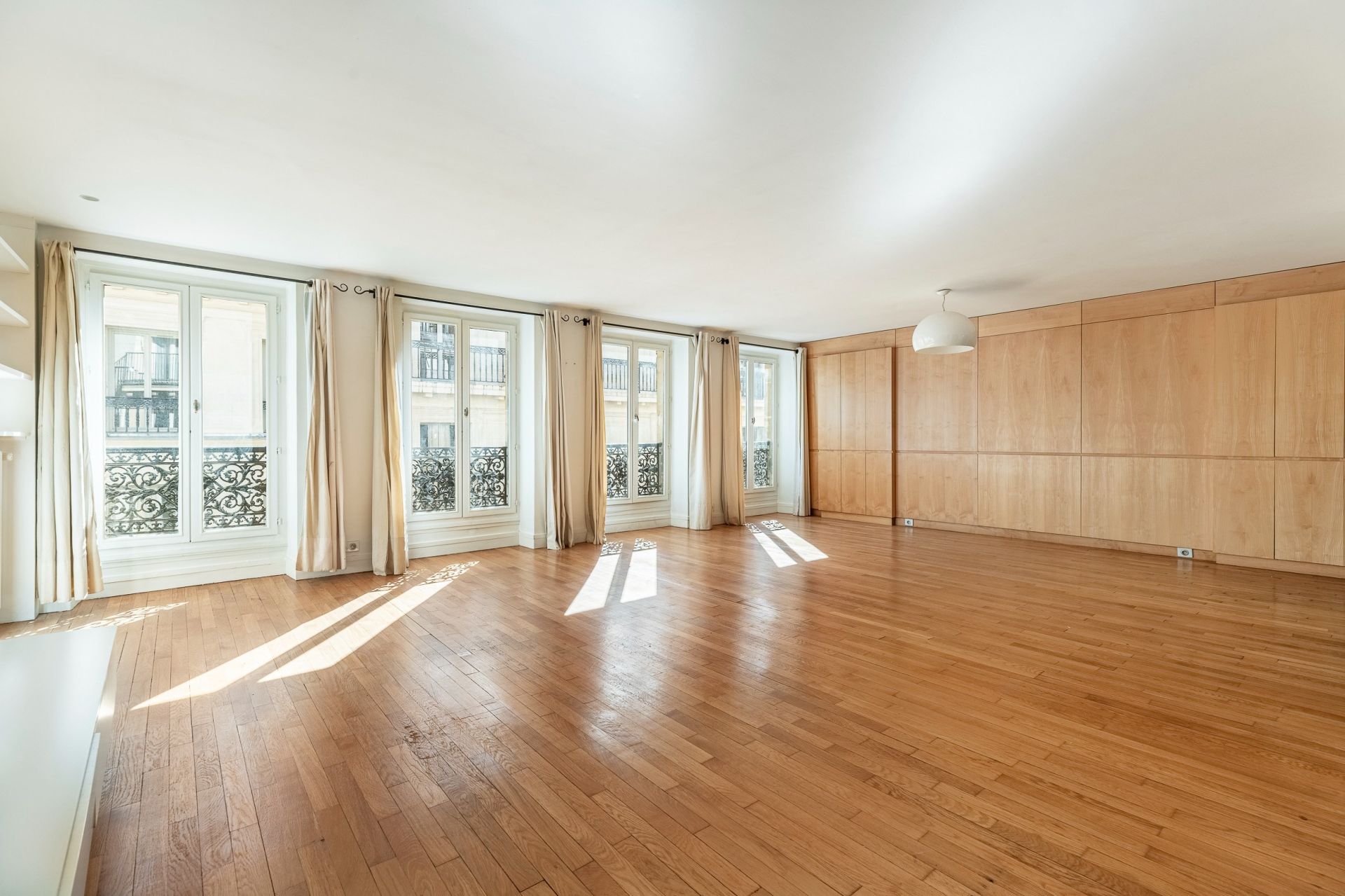 Vente Appartement 5&nbsp;Pièces 135&nbsp;m² Paris 2