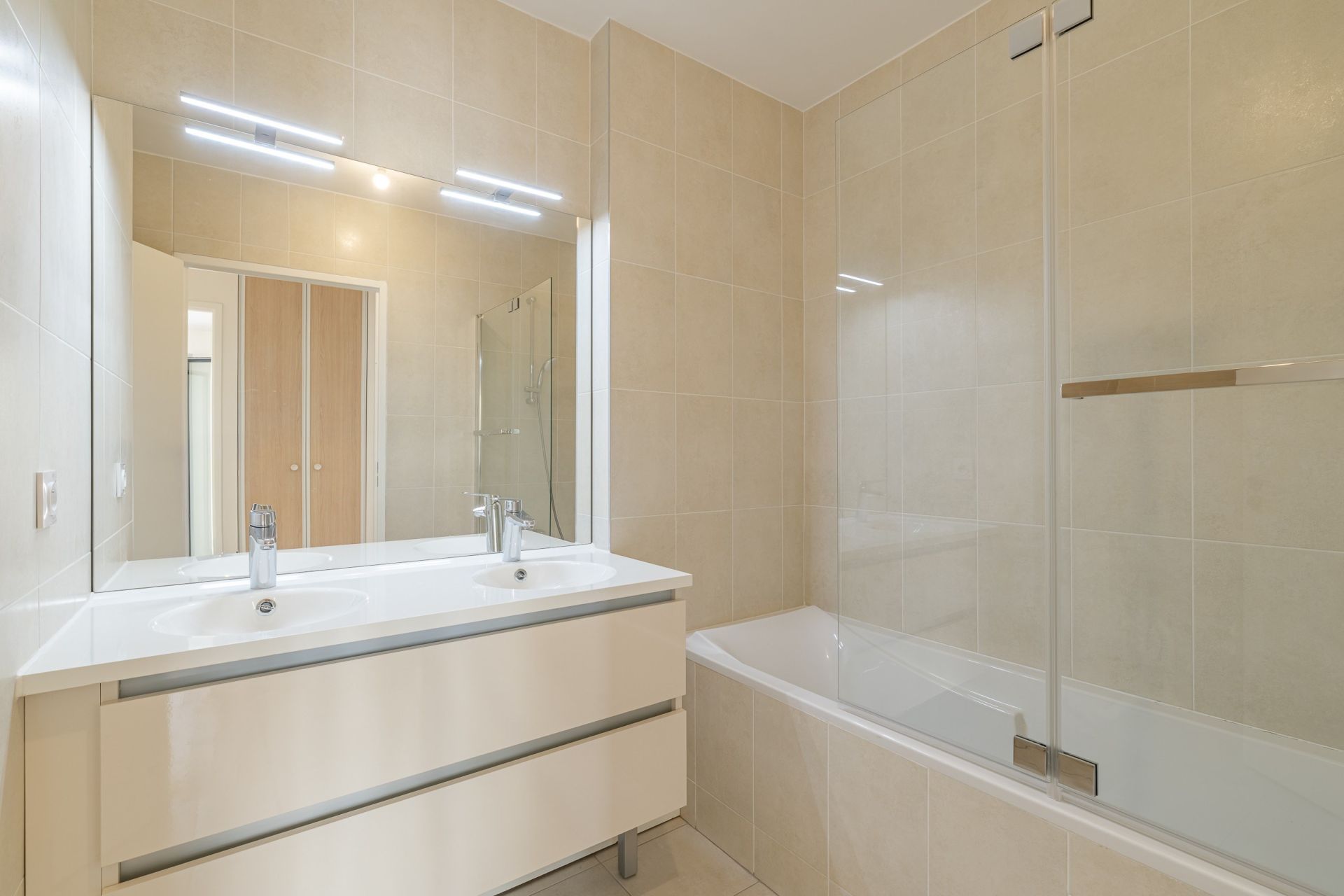 Vente Appartement 4&nbsp;Pièces 97.65&nbsp;m² Paris 17