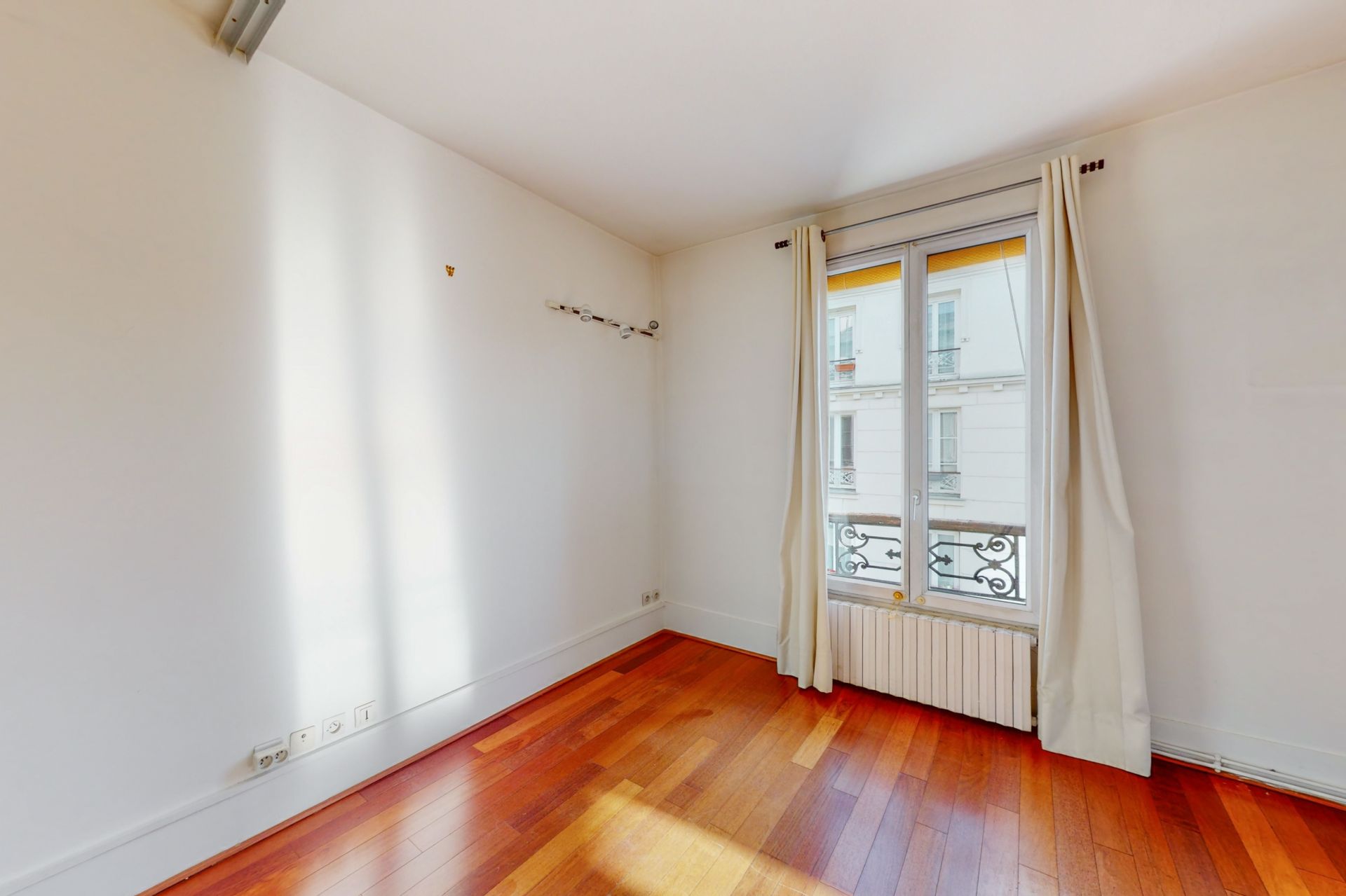Vente Appartement 4&nbsp;Pièces 68&nbsp;m² Paris 17
