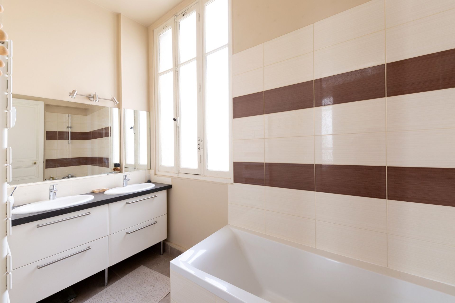 Vente Appartement 5&nbsp;Pièces 108&nbsp;m² Paris 8